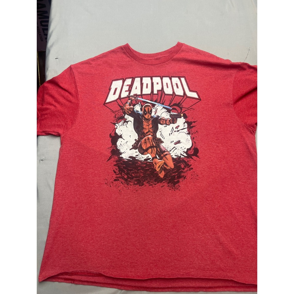 Marvel Deadpool Graphic T-Shirt Mens XL Red Heathered Short Sleeve Comic Tee